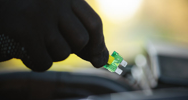 Mercedes Aluminum Fuse Replacement